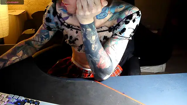 Julia dolls online show from November 22, 2025, 5:45 pm