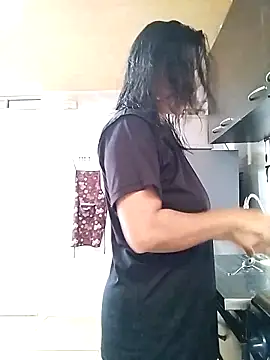 Snapshot of LunaOslon_sq chatting on January 1, 2025, 5:11 pm LunaOslon sq online show from January 1, 2025, 5:11 pm