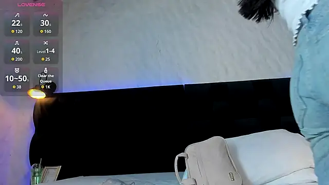 Camila  Gomez online show from November 14, 2025, 12:37 pm