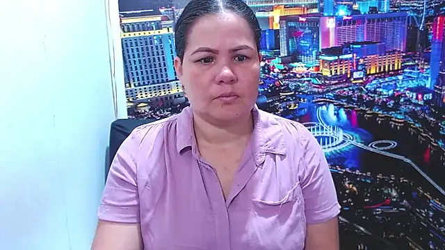 tamara hottt online show from October 18, 2025, 1:23 pm