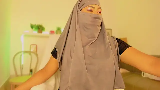 jazmin anbar online show from October 23, 2025, 7:01 pm