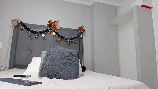 Snapshot of Milaspetite chatting on December 14, 2024, 10:50 pm Milaspetite online show from December 14, 2024, 10:50 pm