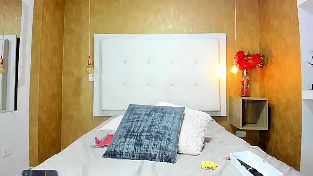 Milaspetite online show from February 14, 2026, 8:16 pm