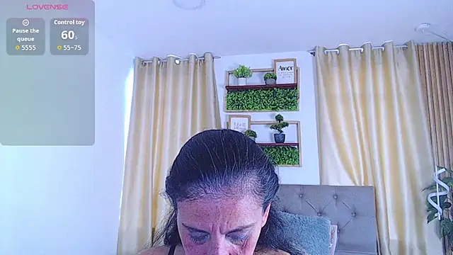 sasi luna online show from December 13, 2025, 7:53 pm