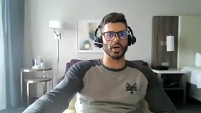 Snapshot of Strokeking4u chatting on February 2, 2026, 8:51 pm Strokeking4u online show from February 2, 2026, 8:51 pm