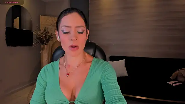 Snapshot of IsabelBornner chatting on June 15, 2026, 6:32 pm IsabelBornner online show from June 15, 2026, 6:32 pm