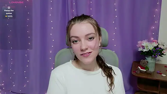 Snapshot of Lana__Cute_ chatting on April 24, 2026, 2:30 pm Lana Cute online show from April 24, 2026, 2:30 pm