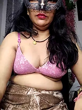Snapshot of sexy_bhabhi69 chatting on September 24, 2025, 10:35 pm sexy bhabhi69 online show from September 24, 2025, 10:35 pm