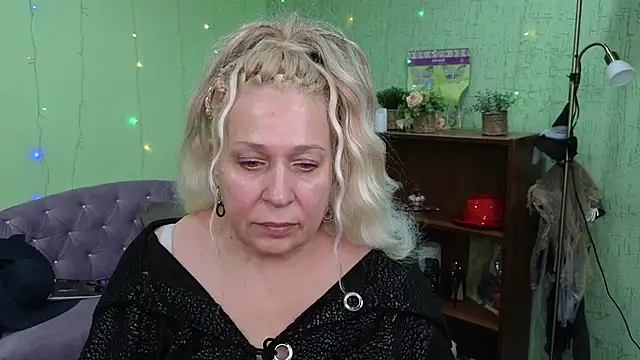 Penelope Pinky online show from December 30, 2024, 4:19 pm