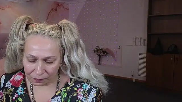 Penelope Pinky online show from January 15, 2025, 8:16 pm