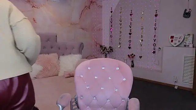 Penelope Pinky online show from March 14, 2025, 8:38 pm