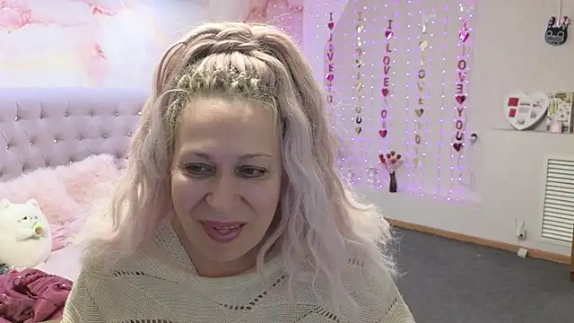 Penelope Pinky online show from March 21, 2025, 7:11 am