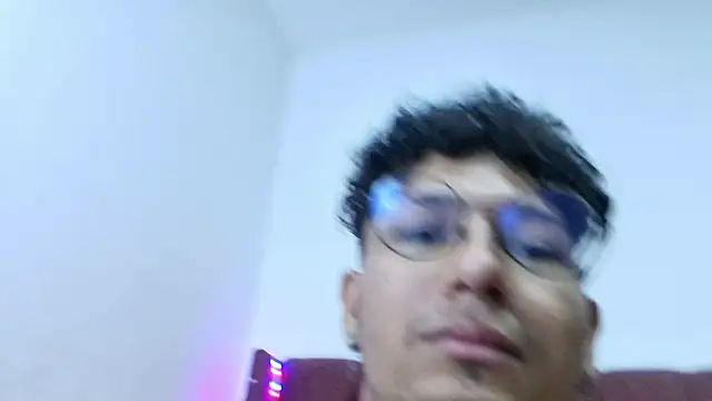 lau hotfox online show from December 19, 2024, 4:46 pm