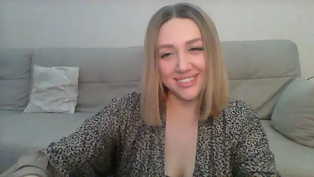 VickyLove047 online show from February 5, 2025, 10:55 pm