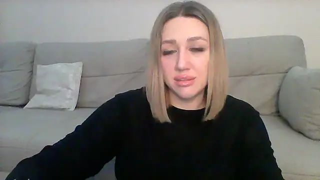 VickyLove047 online show from February 12, 2025, 6:51 pm