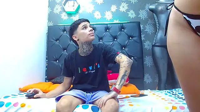 Snapshot of exotic_hot_couple chatting on January 13, 2025, 4:07 am exotic hot couple online show from January 13, 2025, 4:07 am