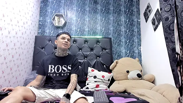 exotic hot couple online show from February 27, 2026, 9:59 pm