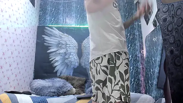 exotic hot couple online show from March 25, 2026, 10:27 pm