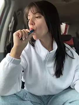 JulliaVegas online show from October 23, 2025, 2:11 am