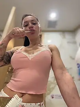 Snapshot of JulliaVegas chatting on March 12, 2026, 12:39 am JulliaVegas online show from March 12, 2026, 12:39 am