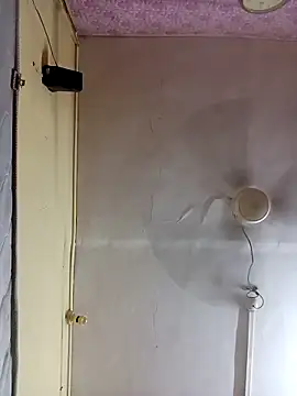 sunita-doll online show from December 18, 2025, 3:40 pm