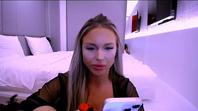 Snapshot of project_barbara chatting on February 1, 2025, 4:44 pm project barbara online show from February 1, 2025, 4:44 pm
