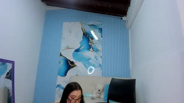 Snapshot of Danniela18_ chatting on March 19, 2025, 4:02 pm Danniela18 online show from March 19, 2025, 4:02 pm