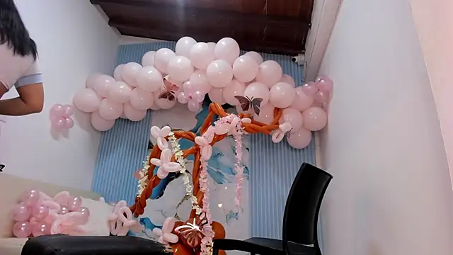 Snapshot of Danniela18_ chatting on March 23, 2025, 1:20 am Danniela18 online show from March 23, 2025, 1:20 am