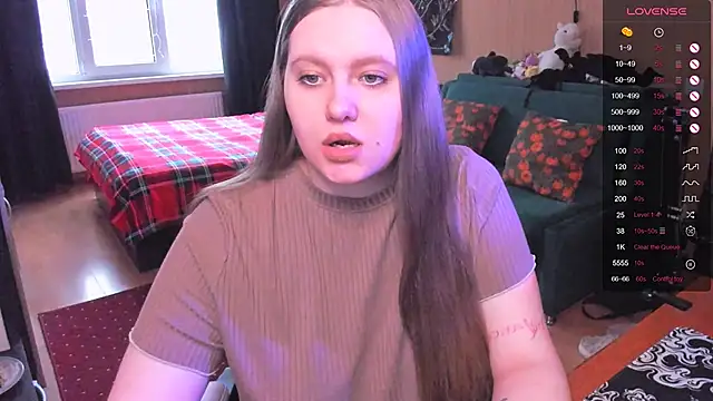 Alice Dreamgirl  online show from January 13, 2026, 11:59 am