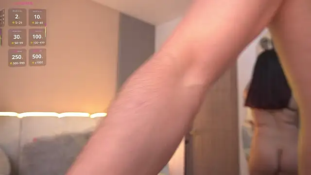 johanafox  online show from April 5, 2026, 9:45 pm