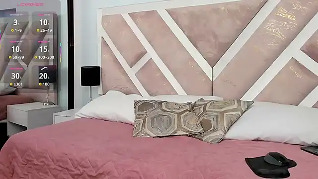 hotmature1 online show from April 18, 2026, 11:14 am