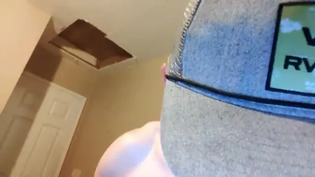 Snapshot of Huntzg23 chatting on November 22, 2025, 2:32 am Huntzg23 online show from November 22, 2025, 2:32 am