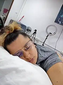 Miss balloonsmila online show from March 11, 2025, 3:26 am