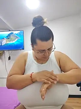 Miss balloonsmila online show from September 21, 2025, 4:25 am