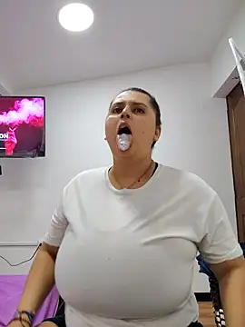 Miss balloonsmila online show from November 30, 2025, 3:10 am