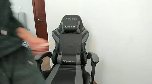 Snapshot of twink_latino5 chatting on December 29, 2024, 11:08 pm twink latino5 online show from December 29, 2024, 11:08 pm