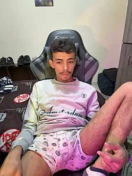 Snapshot of twink_latino5 chatting on October 14, 2025, 2:01 am twink latino5 online show from October 14, 2025, 2:01 am