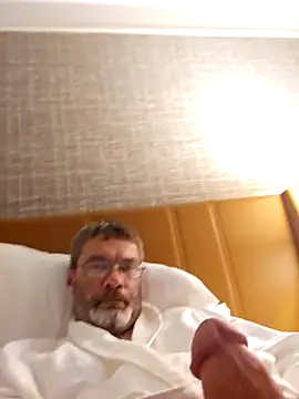 tileguyyy online show from October 2, 2025, 5:14 am