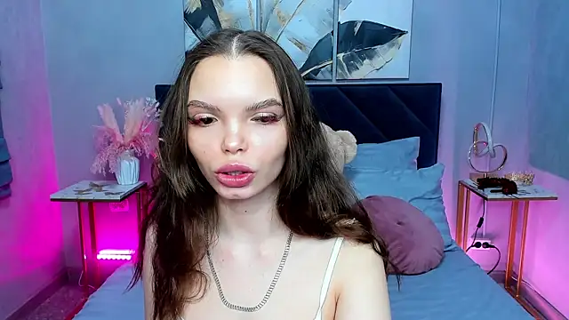 Curvy Dynamite  online show from December 1, 2025, 1:10 am