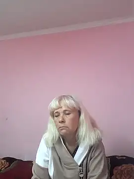 sakura blonde online show from September 26, 2025, 6:50 am