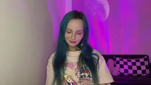 bumble bee online show from December 19, 2024, 2:35 pm