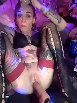 MommyMisfit online show from February 3, 2026, 6:40 am