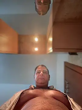 Snapshot of SecretlyDD chatting on February 6, 2026, 4:54 pm SecretlyDD online show from February 6, 2026, 4:54 pm