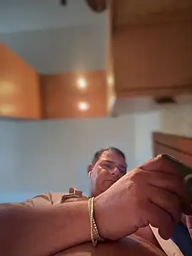 Snapshot of SecretlyDD chatting on February 10, 2026, 10:19 am SecretlyDD online show from February 10, 2026, 10:19 am