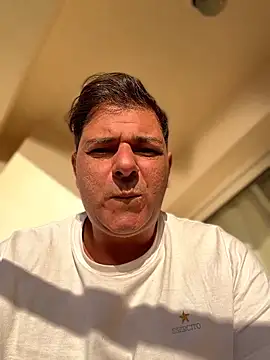 Snapshot of SecretlyDD chatting on March 1, 2026, 4:58 am SecretlyDD online show from March 1, 2026, 4:58 am