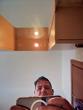 Snapshot of SecretlyDD chatting on March 26, 2026, 10:32 am SecretlyDD online show from March 26, 2026, 10:32 am