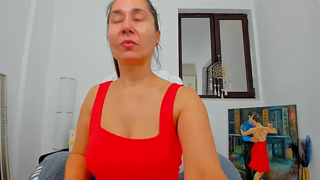 Julya Anna online show from November 5, 2025, 5:07 am