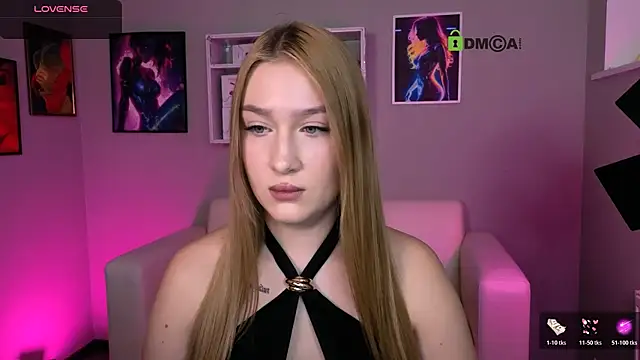 playful sophie online show from December 18, 2025, 8:04 pm