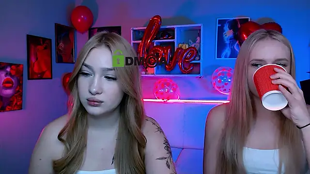 playful sophie online show from February 9, 2026, 8:24 pm