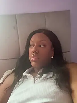 LavenderBuxton online show from December 28, 2024, 12:24 pm